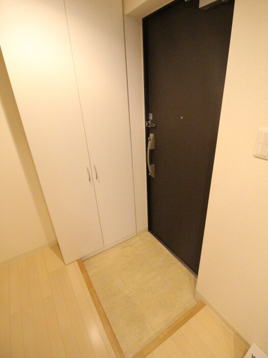 物件内観写真11　(玄関)