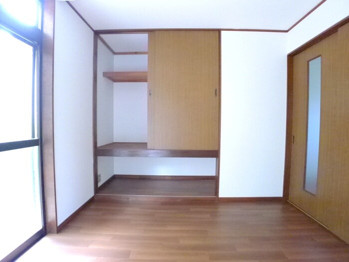 物件内観写真4　(居室)