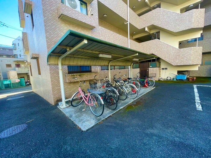 物件外観写真3　(駐輪場)