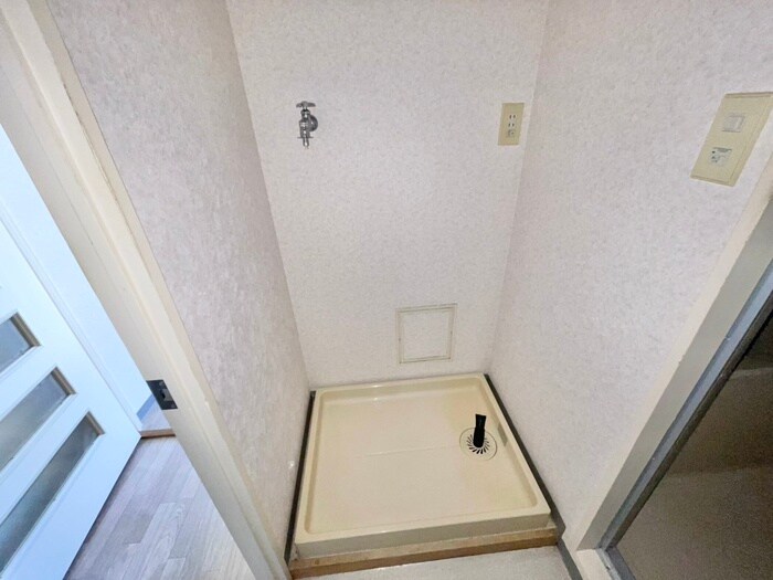 物件内観写真15　(洗濯機置場)