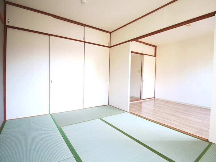 物件内観写真9　(居室)