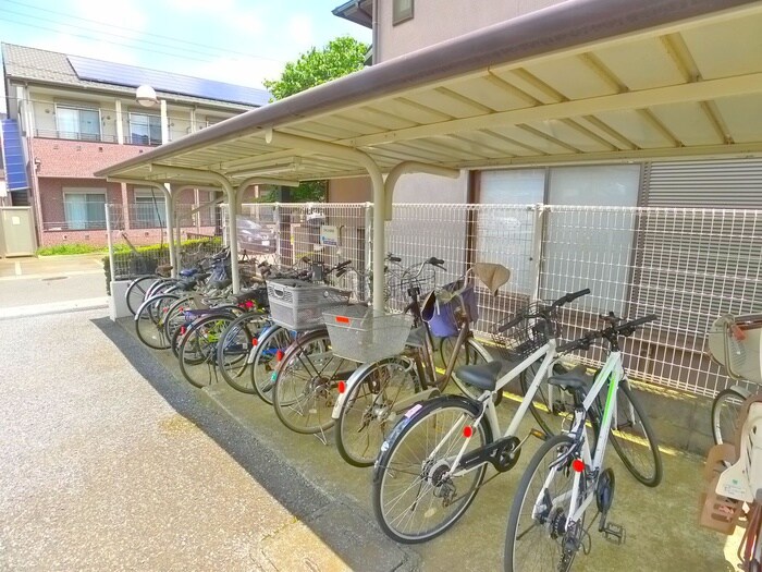 物件外観写真5　(駐輪場)