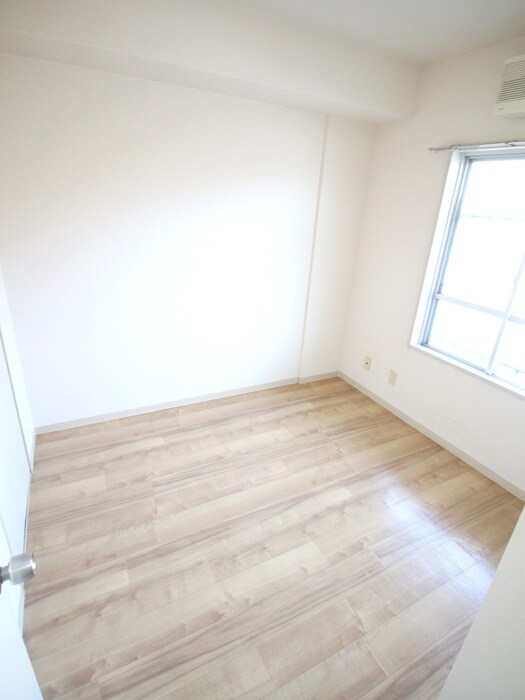 物件内観写真17　(室内からの展望)