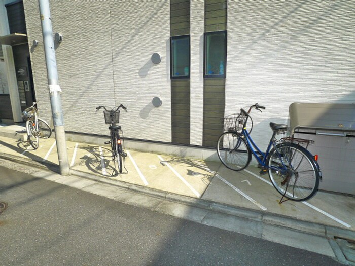 物件外観写真6　(駐輪場)
