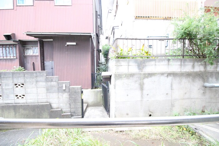 物件内観写真16　(室内からの展望)