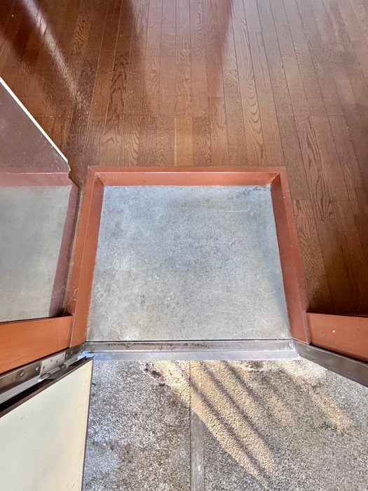 小金井コ－ポの玄関