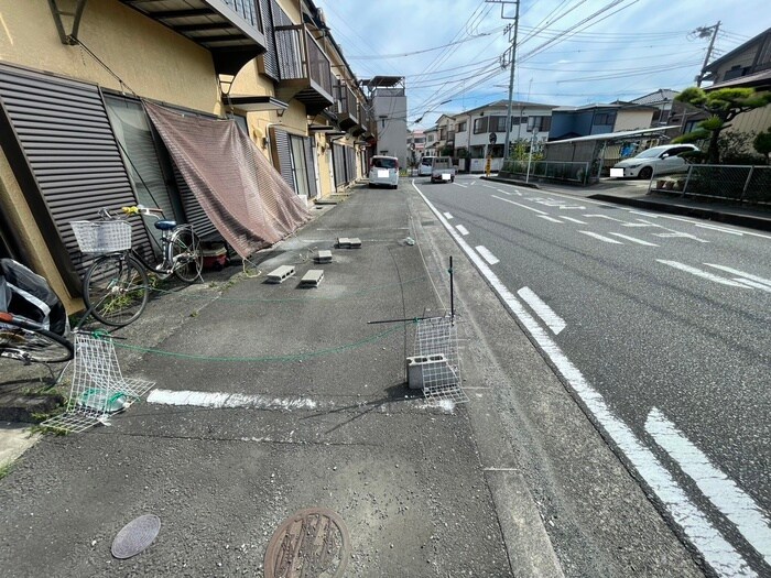 物件外観写真5　(駐車場)