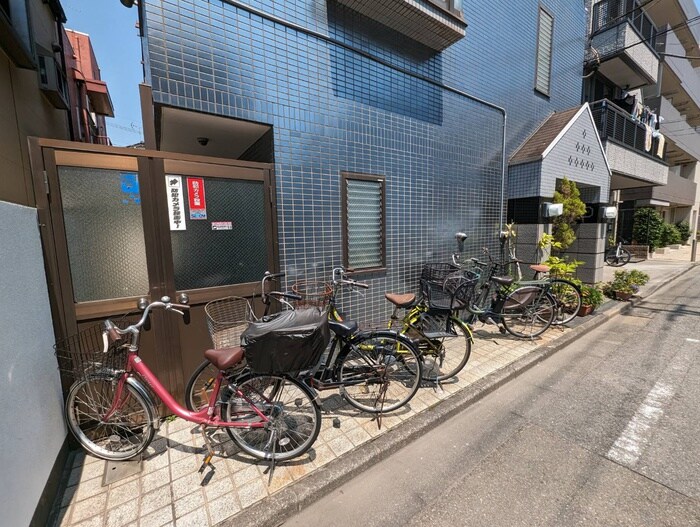 物件外観写真2　(駐輪場)