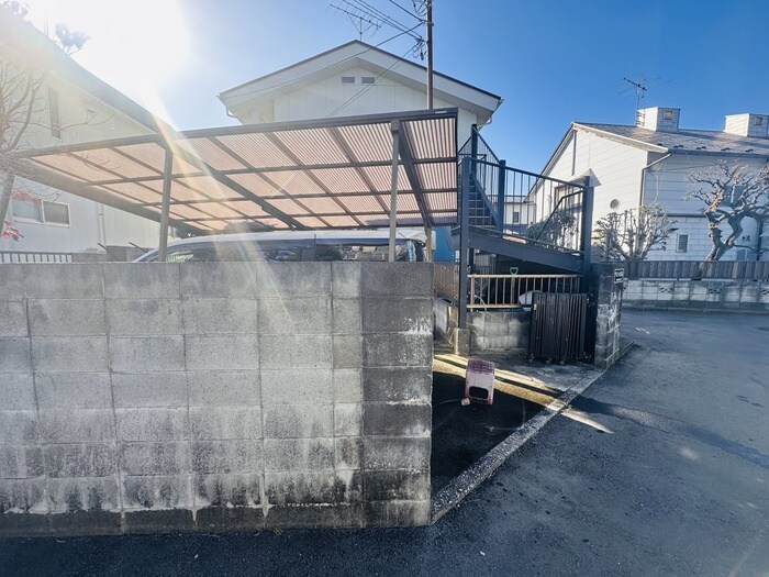 物件外観写真6　(エントランス部分)