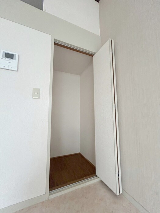 物件内観写真11　(収納)