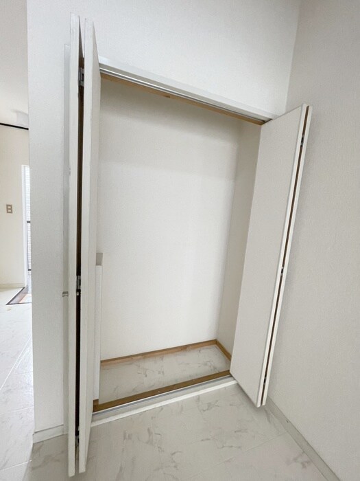 物件内観写真13　(収納)