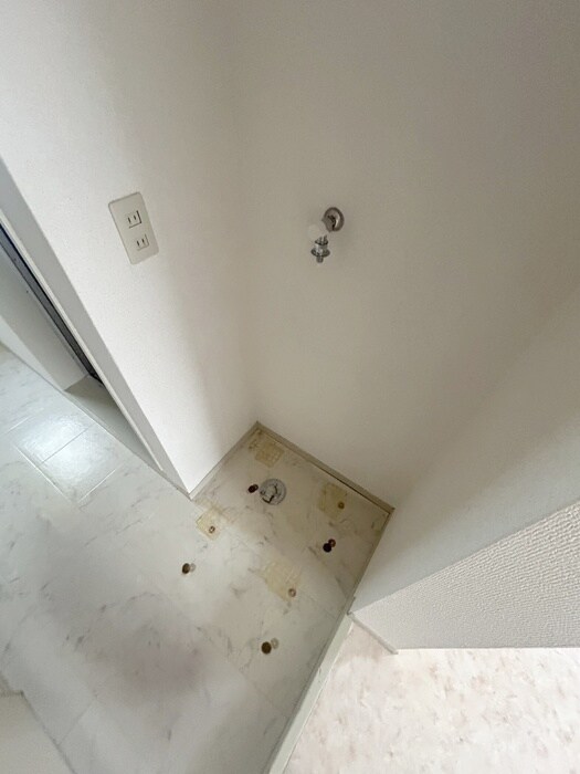 物件内観写真14　(洗濯機置場)