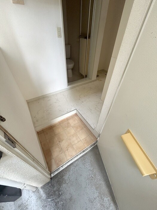 物件内観写真16　(玄関)