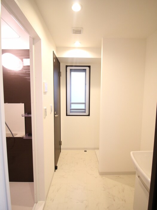 物件内観写真11　(廊下)