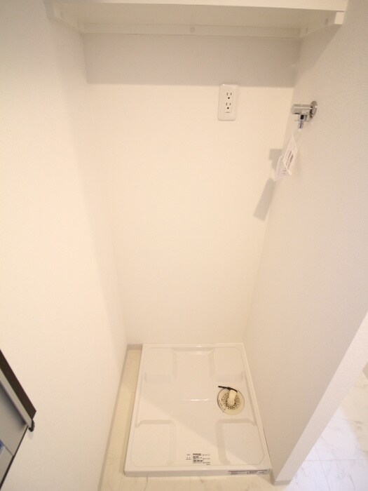 物件内観写真16　(洗濯機置場)