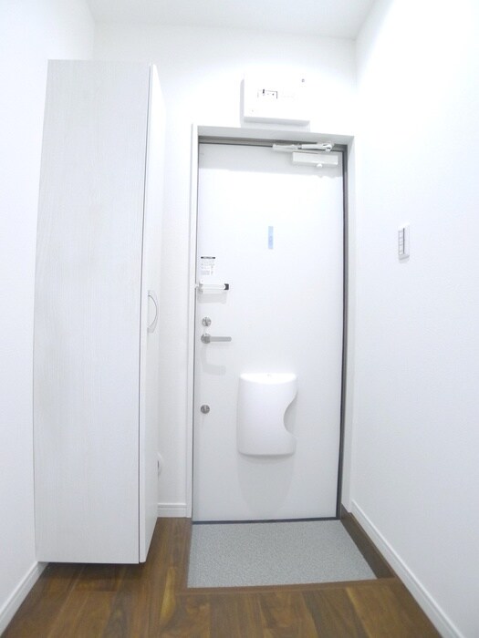 物件内観写真13　(玄関)