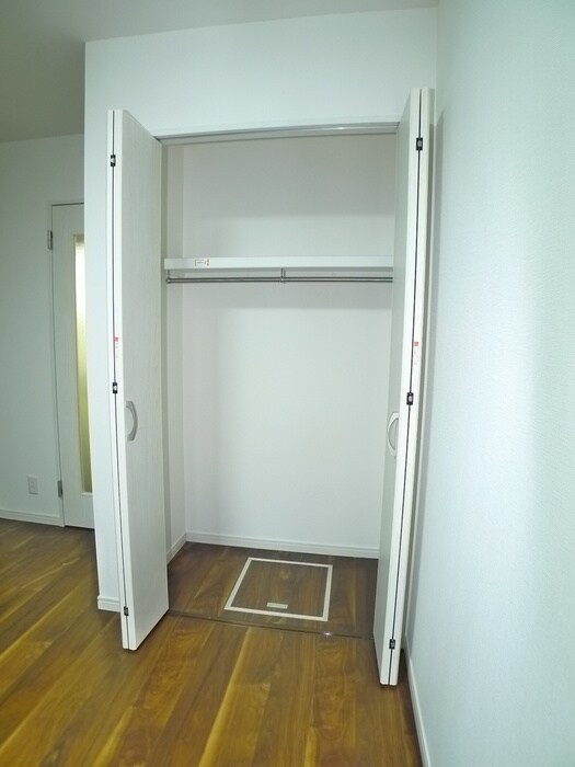 物件内観写真16　(収納)