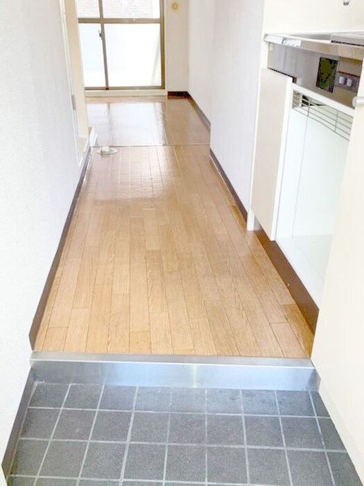 物件内観写真7　(玄関)