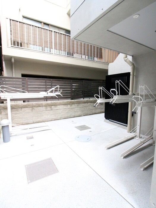 物件外観写真6　(駐輪場)