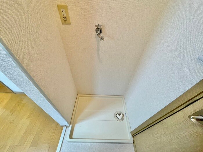物件内観写真18　(洗濯機置場)