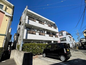 ニューメゾンブランシュ外観写真
