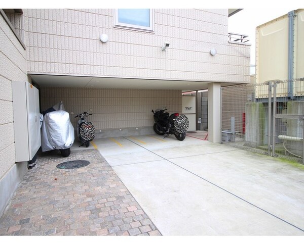 バイク置き場