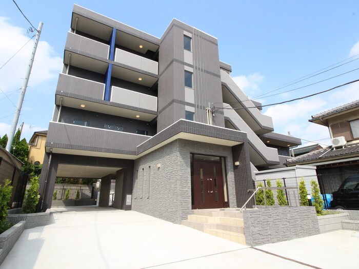 物件外観写真2　(エントランス部分)