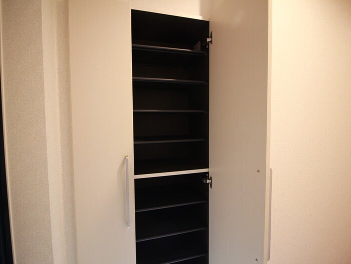 物件内観写真18　(靴箱)