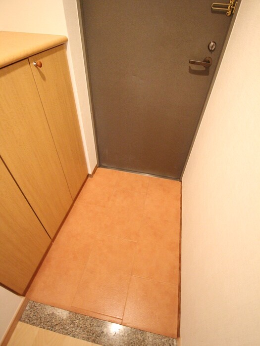 物件内観写真13　(玄関)