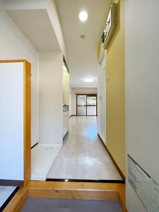 物件内観写真11　(玄関)