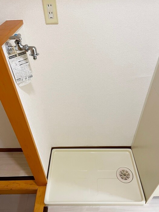 物件内観写真15　(洗濯機置場)