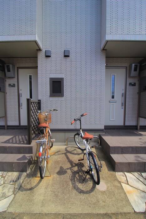 物件外観写真6　(駐輪場)