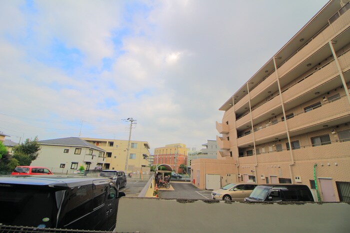 物件内観写真20　(室内からの展望)