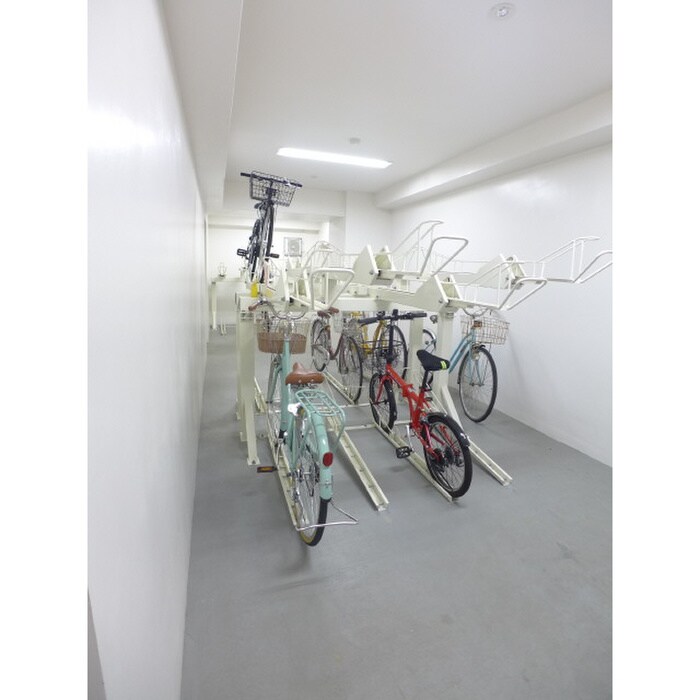 物件外観写真6　(駐輪場)