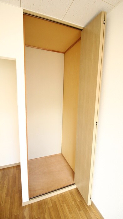 物件内観写真13　(収納)