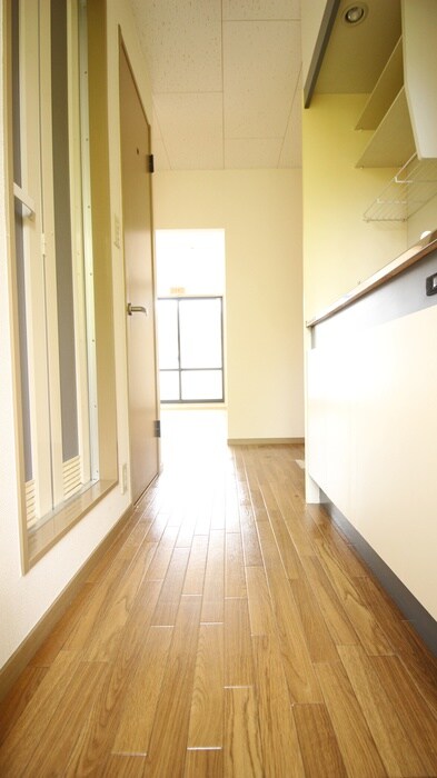物件内観写真18　(廊下)