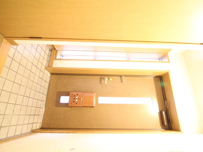 物件内観写真20　(玄関)