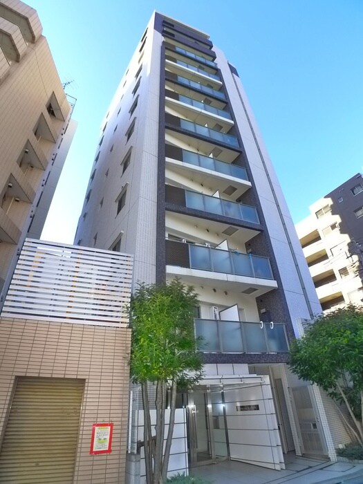 物件外観写真1　(エントランス部分)