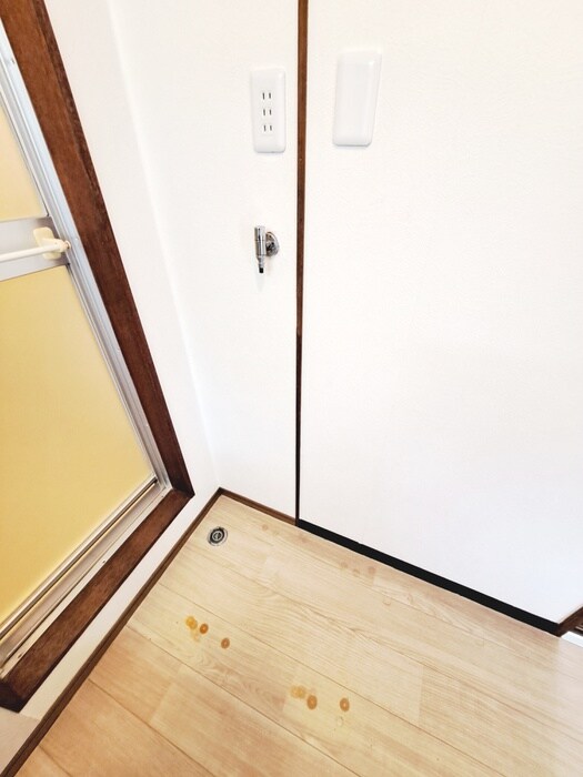 物件内観写真13　(洗濯機置場)