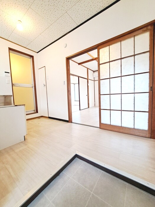 物件内観写真15　(玄関)