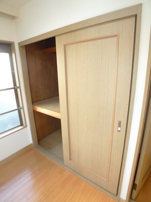 物件内観写真12　(収納)