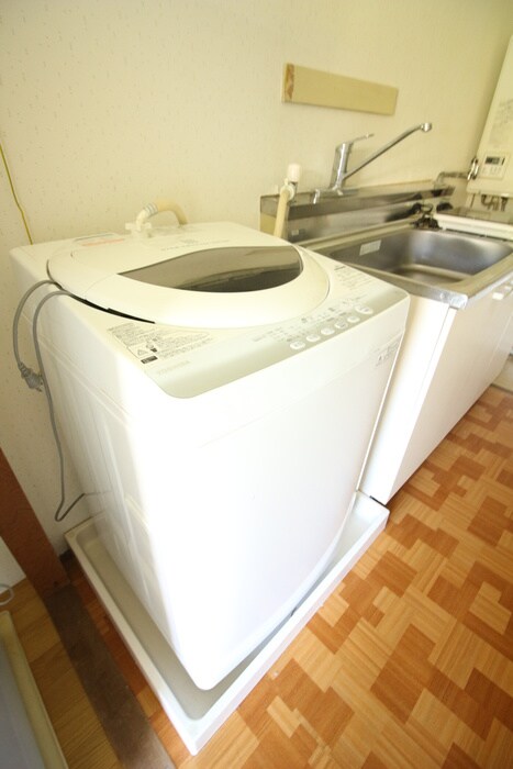 物件内観写真13　(洗濯機置場)