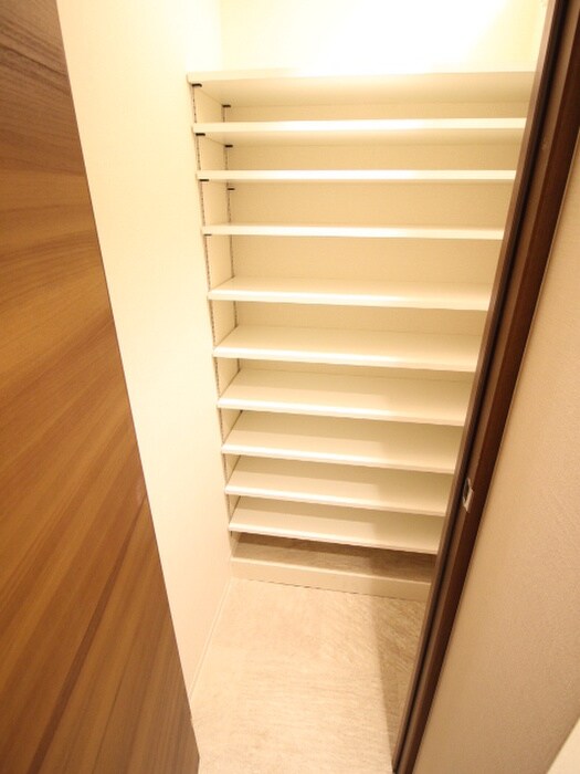 物件内観写真16　(靴箱)