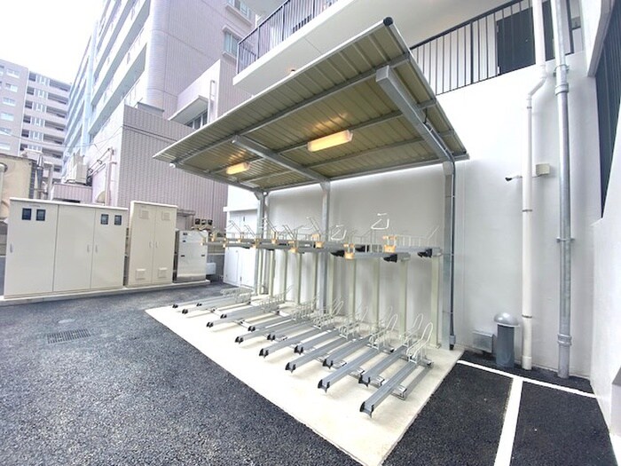 物件外観写真3　(駐輪場)
