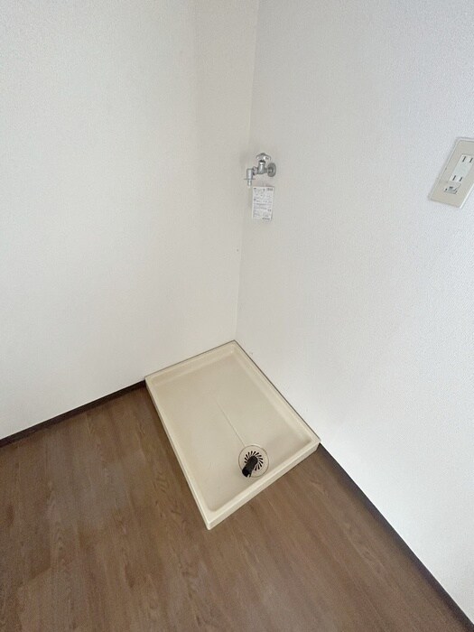 物件内観写真15　(洗濯機置場)