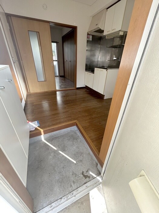 物件内観写真16　(玄関)