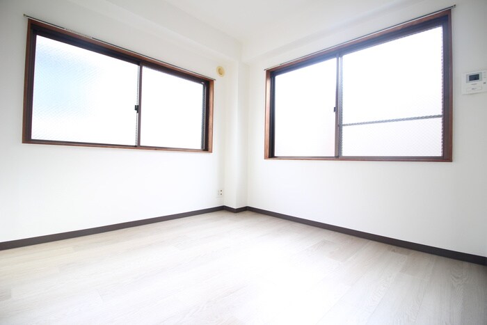 物件内観写真4　(居室)