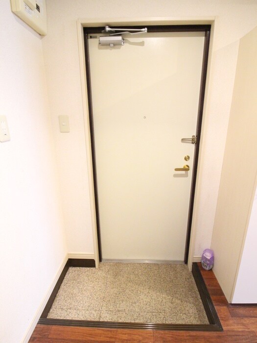 物件内観写真13　(玄関)