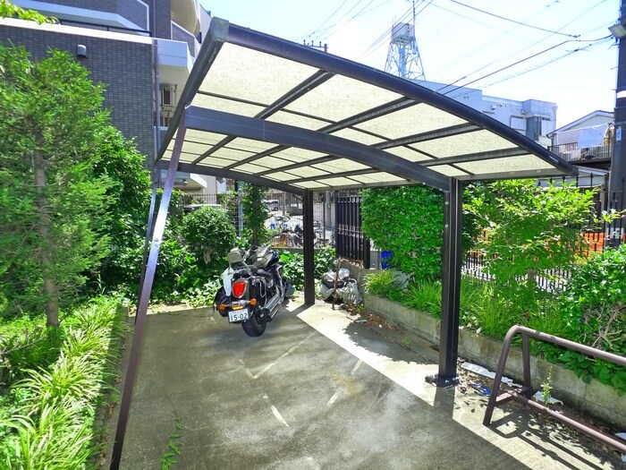 物件外観写真3　(駐輪場)