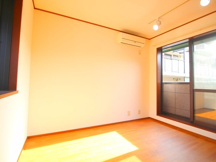 物件内観写真10　(居室)